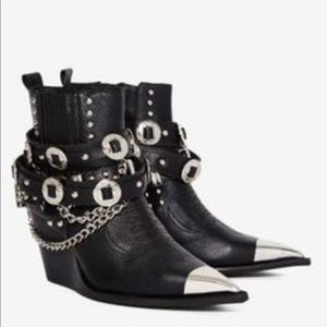 ISO - Jeffrey Campbell Hawthorne boots